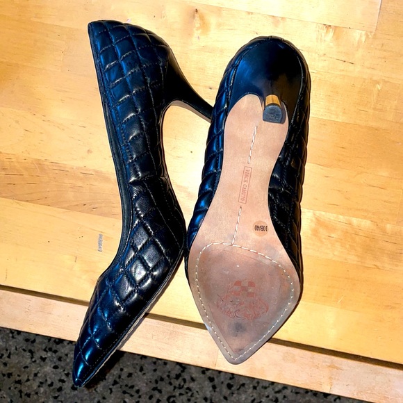 CLOSING- LAST CHANCE- MAKE OFFER -Vince Camuto Diamond Quilted Black Leather - Picture 5 of 9